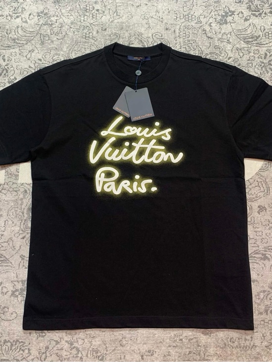 Louis Vuitton Other - Louis Vuitton Logo T-Shirt Men’s Size Medium